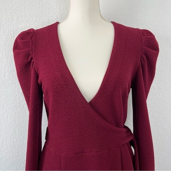 MINKPINK Textured Puff Sleeve Dress - Picture 5 of 12